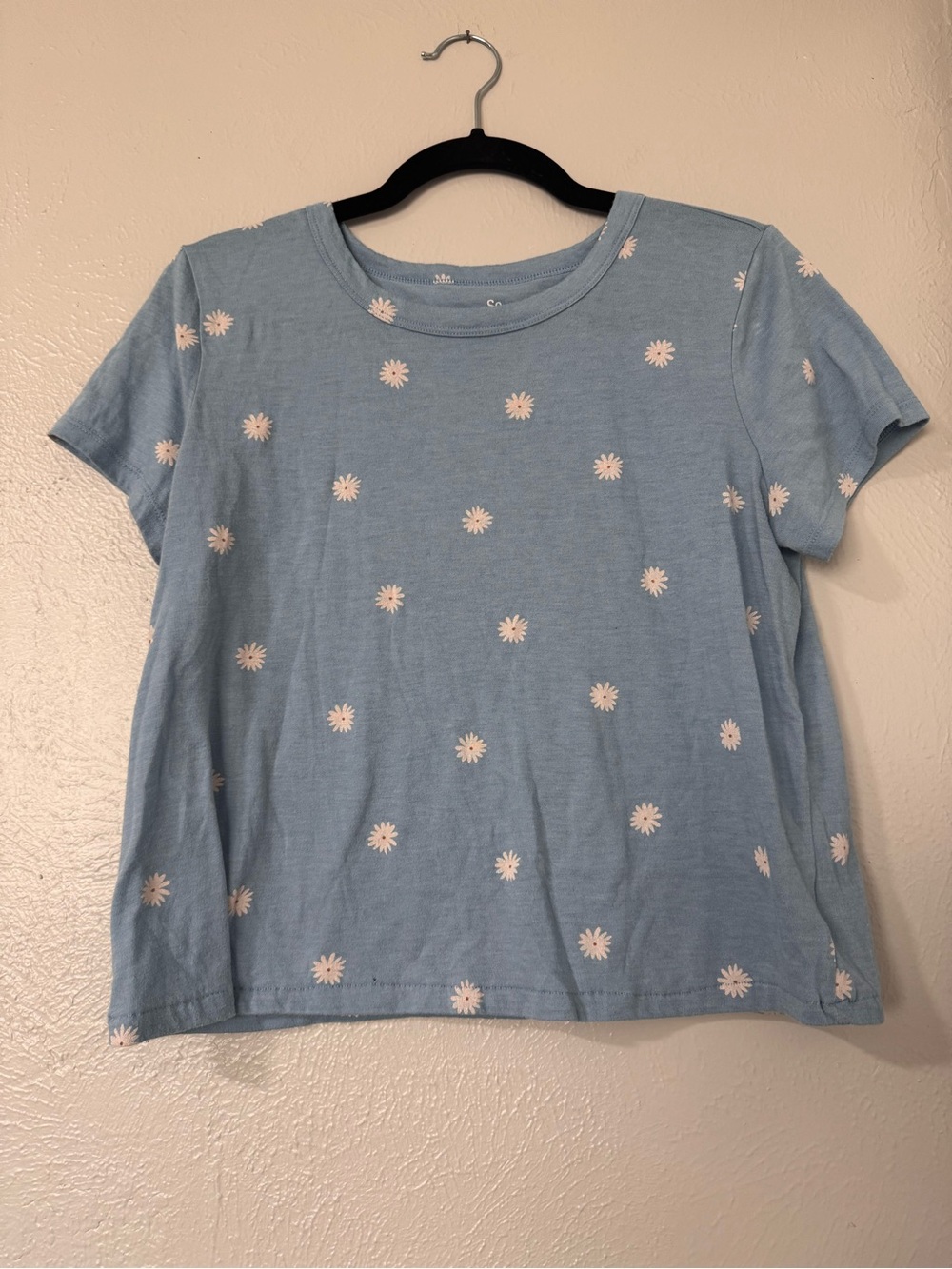 SO Light Blue Daisy Print Short Sleeve Tee